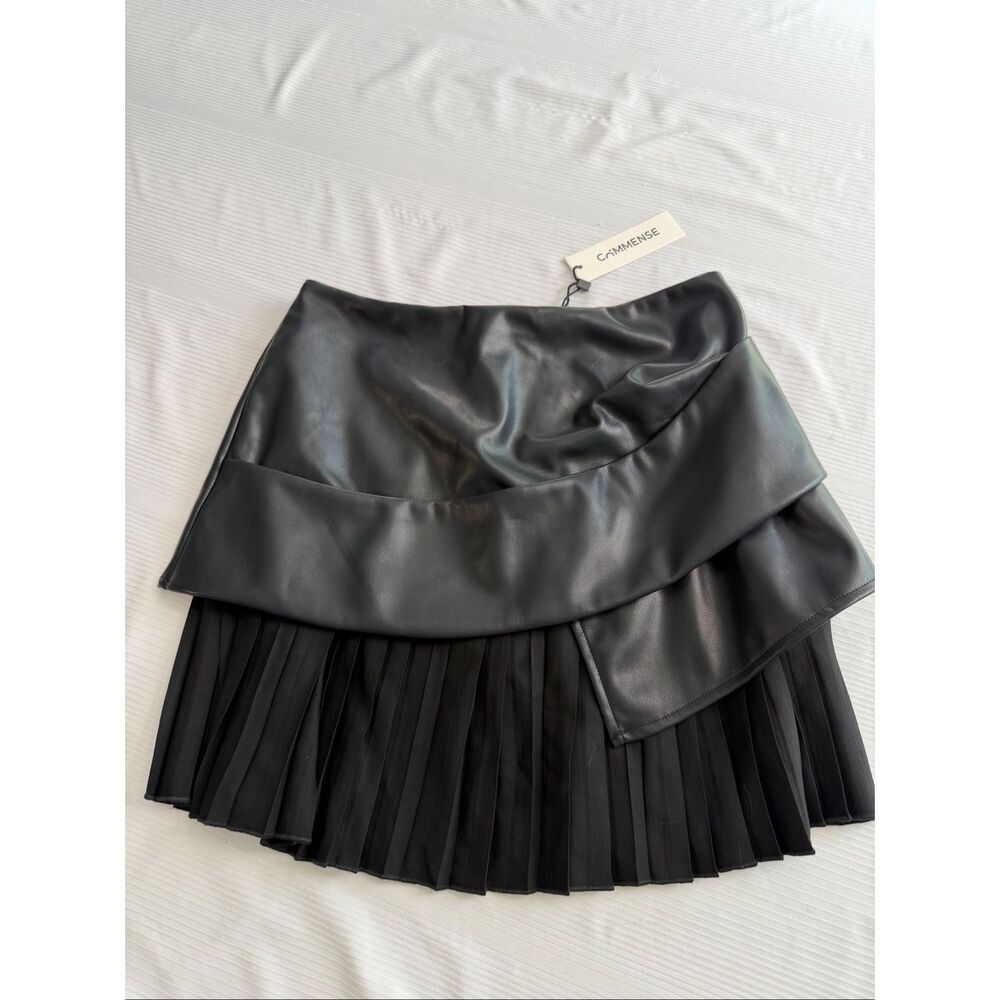 NWT Commense Faux Leather Ruched Pleated Black Mini Skirt Size Medium New